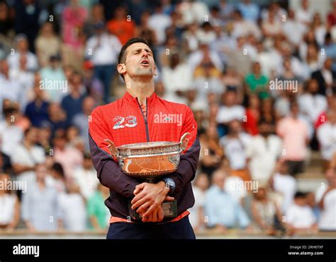 National Championship Trophy Hi Res Stock Photography And Images Alamy