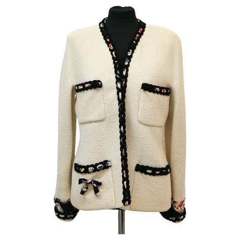 Vintage Tweed CHANEL Jacket For Sale at 1stDibs