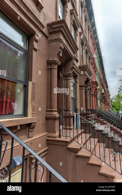 Brownstones In The Harlem Neighborhood Of New York City Stock Photo Alamy