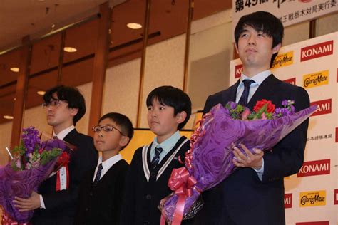 藤井王将 鉄板のネタで拍手浴びる「去年は特急スペーシアに」棋王戦前夜祭に参加 ライブドアニュース