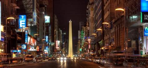 La Calle Corrientes La Buenos Aires Que Nunca Duerme