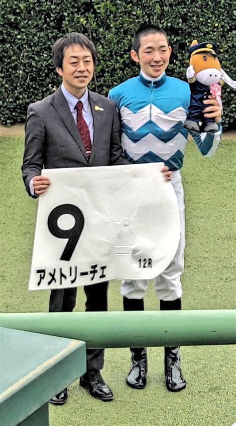 ウマッス（馬のような巨人） On Twitter 小林勝太騎手のjra初勝利。 インタビューは新人騎手紹介式に次いでインタビューを小林勝太