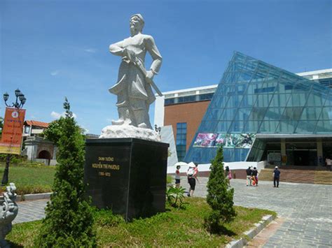 Da Nang Museum - History of Da Nang, cultural & military artifacts