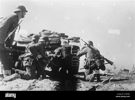 German Engineer World War Ii Black And White Stock Photos And Images Alamy