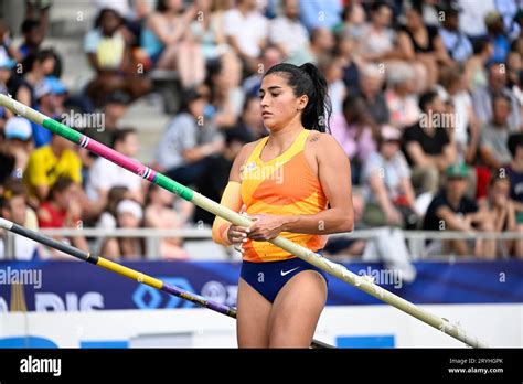 Roberta Bruni Women S Pole Vault During The Meeting De Paris Wanda