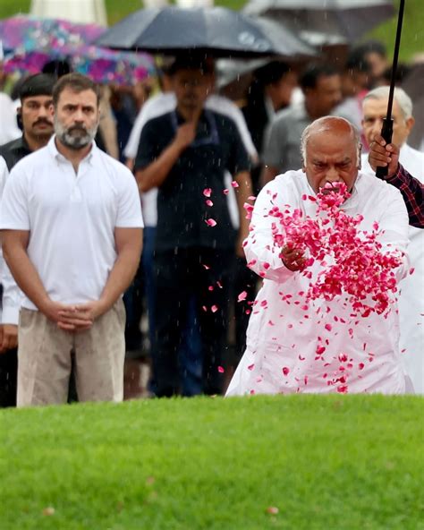 ಜವಾಹರ್‌ಲಾಲ್ ನೆಹರೂ ಪುಣ್ಯತಿಥಿ ಪ್ರಧಾನಿ ಮೋದಿ ಖರ್ಗೆ ಸೇರಿದಂತೆ ಗಣ್ಯರಿಂದ ನಮನ