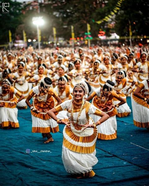 Folk Dance Of Uttar Pradesh Traditional Dress Of Up Lifestyle Fun