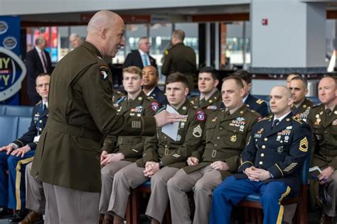 USAREC Commander Pledges To Aid Recruiters In Mission Article The