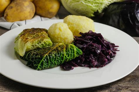 Vegane Kohlrouladen Mit Kl En Und Rotkohl Zeit F R Vegan