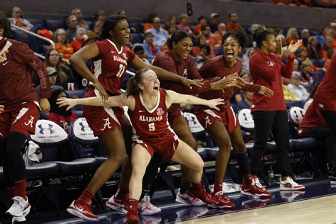 Alabama Womens Basketball Blows Out Auburn 88 57 Sports Illustrated Alabama Crimson Tide News