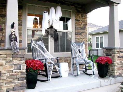 How To Decorate A Festive Halloween Porch Life Love Larson