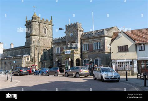 Shaftesbury Dorset England Uk May 2019church Of St Peter And The