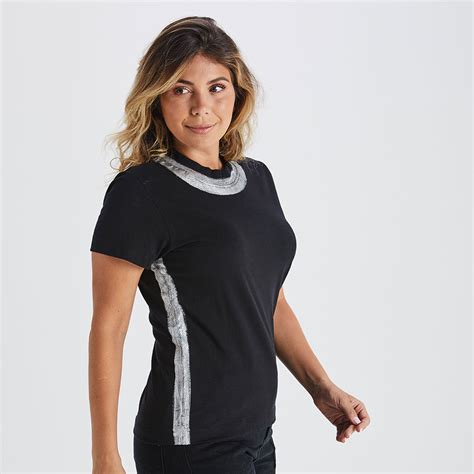 Buh Camiseta Feminina Buh Slim Metal Finger Preto