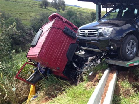 G Motorista Se Distrai Abelha E Provoca Grave Acidente Em