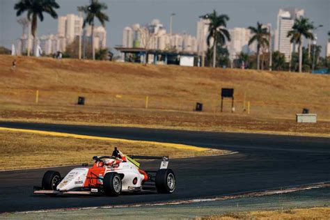 F4 BRB Fórmula 4 Brasil faz preliminar do GP de São Paulo de Fórmula