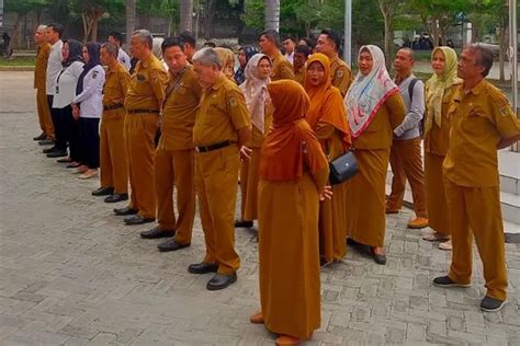 Gaji Pns Naik Untuk Semua Golongan Di Berikut Daftar Lengkap