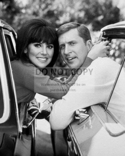 Marlo Thomas And Ted Bessell In Tv Show That Girl 8x10 Publicity Photo Da 622 Ebay