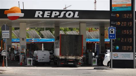 Repsol duplica hasta 40 céntimos por litro sus descuentos en