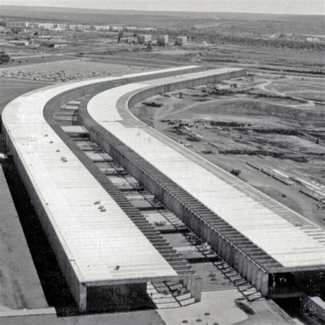 Vista aérea do Instituto Central de Ciências ICC UnB em foto de 1972