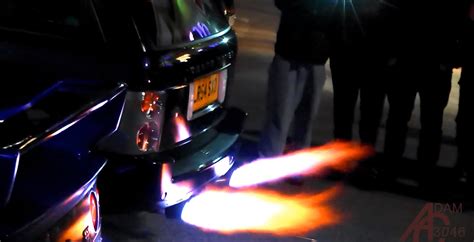 Range Rover Shoots Massive Exhaust Flames: We Can Die Happy - autoevolution