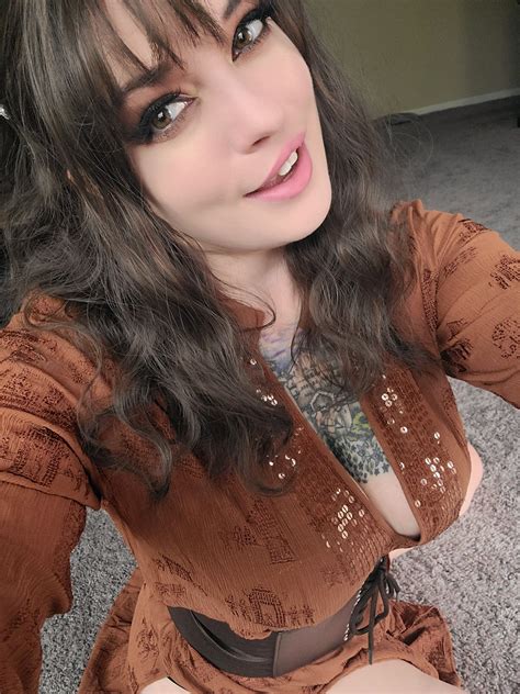 Tw Pornstars Pic Lilah Vale Twitter Would You Be My Friend With