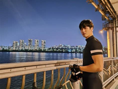 Heres How K Drama Hottie Ahn Bo Hyun Stays In Shape Metro Style