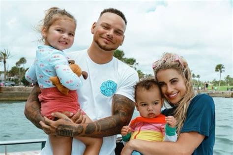 Kane Brown Proves He’s The Best Dad In An Adorable Video Dancing With His Two Daughters Music