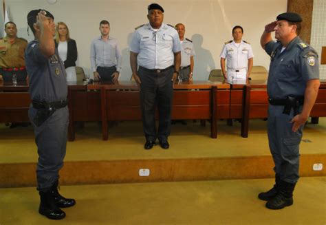 PMES Solenidade marca passagem de comando do 10º Batalhão da PMES