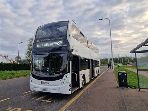 Lothian 1128 SB19GLY Volvo B8L ADL Enviro400 XLB Lynx90000 Flickr