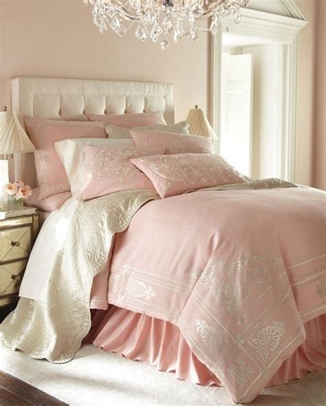 chic-and-charming-pink-pastel-bedroom-design