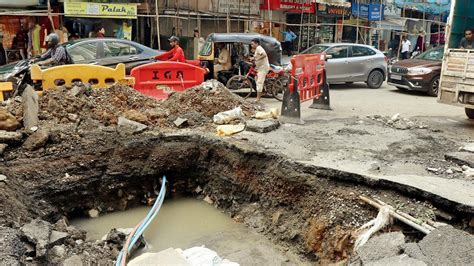 Mumbai How BMC Raced Against Time To Fix Lokhandwala Pipe Leak