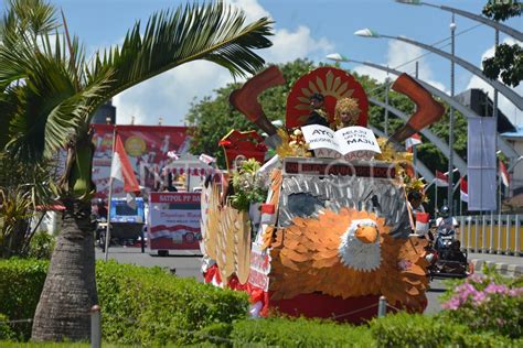 Pawai Mobil Hias Semarak HUT RI ANTARA Foto