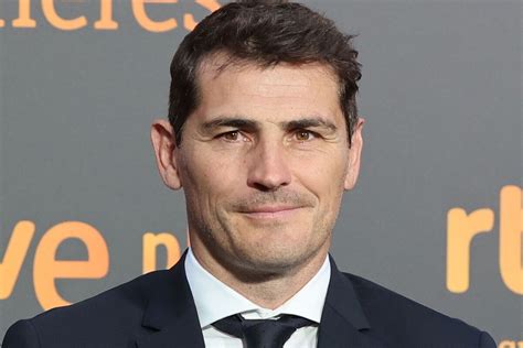 Iker Casillas triste por la decisión que acaba de tomar su hijo mayor