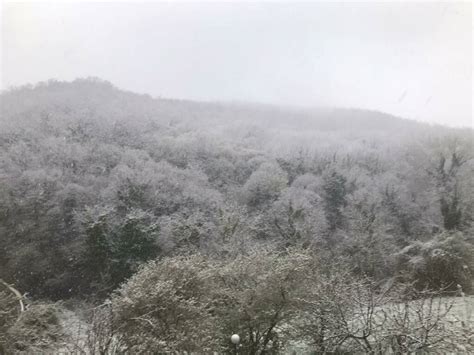 Pioggia E Gelo Sembrer Inverno In Montagna Anche Qualche Fiocco Di