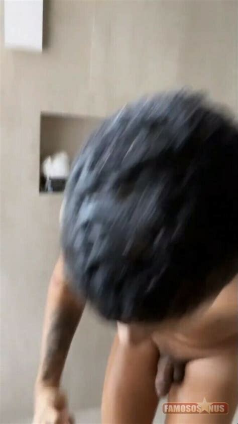 Carlinhos Maia pelado mostrando o pênis SEXO GAY