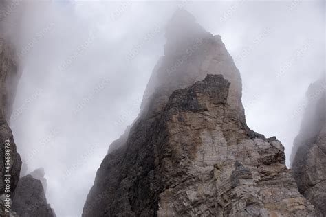 La Bellezza Dei Panorami Delle Dolomiti Immersi Nelle Famose Montagne