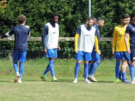 Régional 3 Le duel FC Gueugnon JF Palinges en photos FOOTBALL