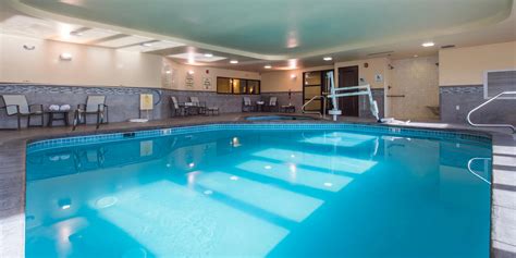 Hotel in Colorado Springs | Holiday Inn Express & Suites Colorado ...