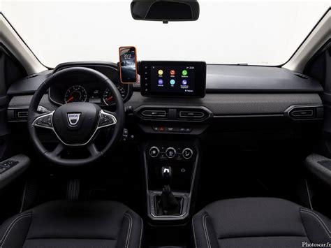 Dacia Logan 2021 - Nouveau look intérieur et extérieur - Photoscar