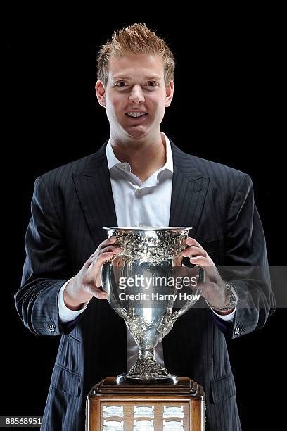 Calder Trophy Photos And Premium High Res Pictures Getty Images