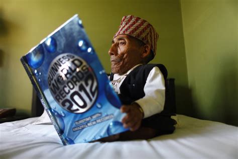 World’s shortest man dies at age 75 - WTOP News