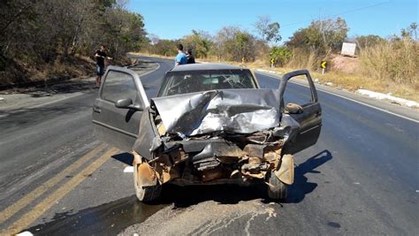 Acidente Deixa Feridos Na Br Em Barreiras Na Ba Carro Ficou