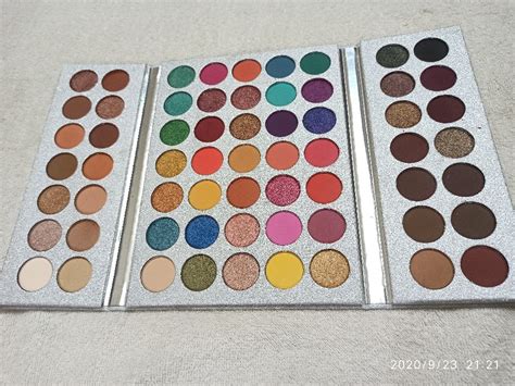 Multicolor Beauty Glizer Gorgeous Eyeshadow Palette Pressed Powder