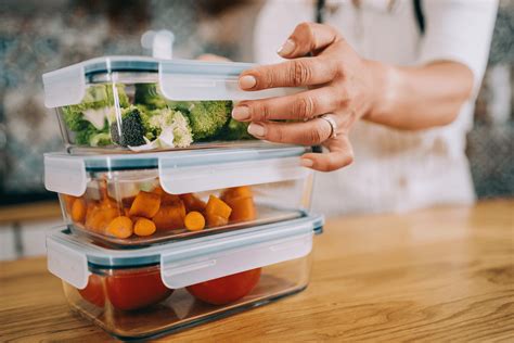 The Best Methods To Clean Plastic Food Containers And Tupperware