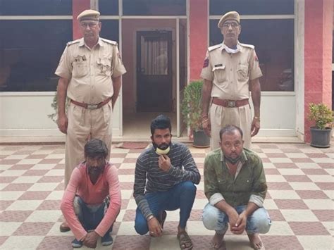 Playing Cards In A Public Place On Diwali Rs 2 820 Cash Recovered From The Accused जुआ खेलते