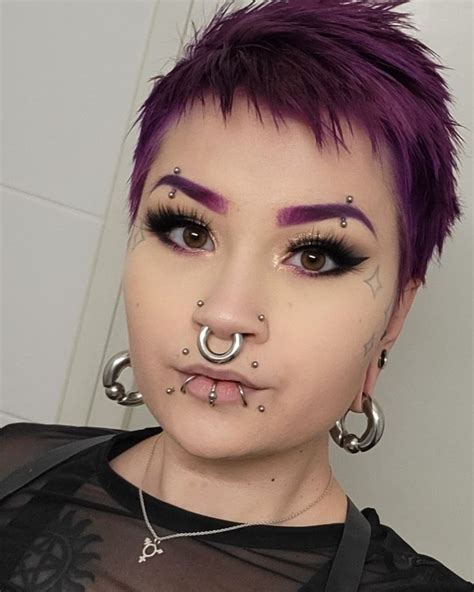 Women With Huge Septums Facial Piercings Cute Piercings Unique Body Piercings