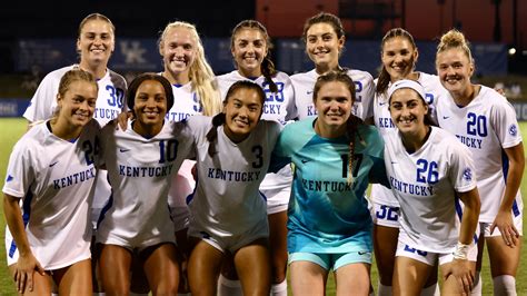 Six Teams Jump Into Ncaa Womens Soccer Top 25 In First October Poll