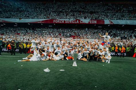 Am Mai Gewinnt Eintracht Frankfurt In Sevilla Gegen Den