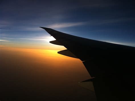 Kostenlose foto Horizont Silhouette Flügel Licht Wolke Himmel