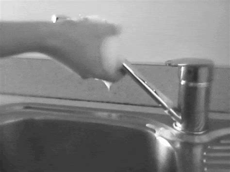 LOL And Gay Calentando El Agua